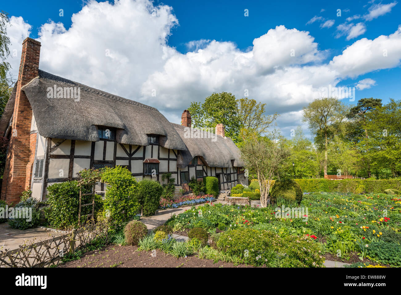 Anne Hathaway's Cottage e giardini in Stratford upon Avon è stata la