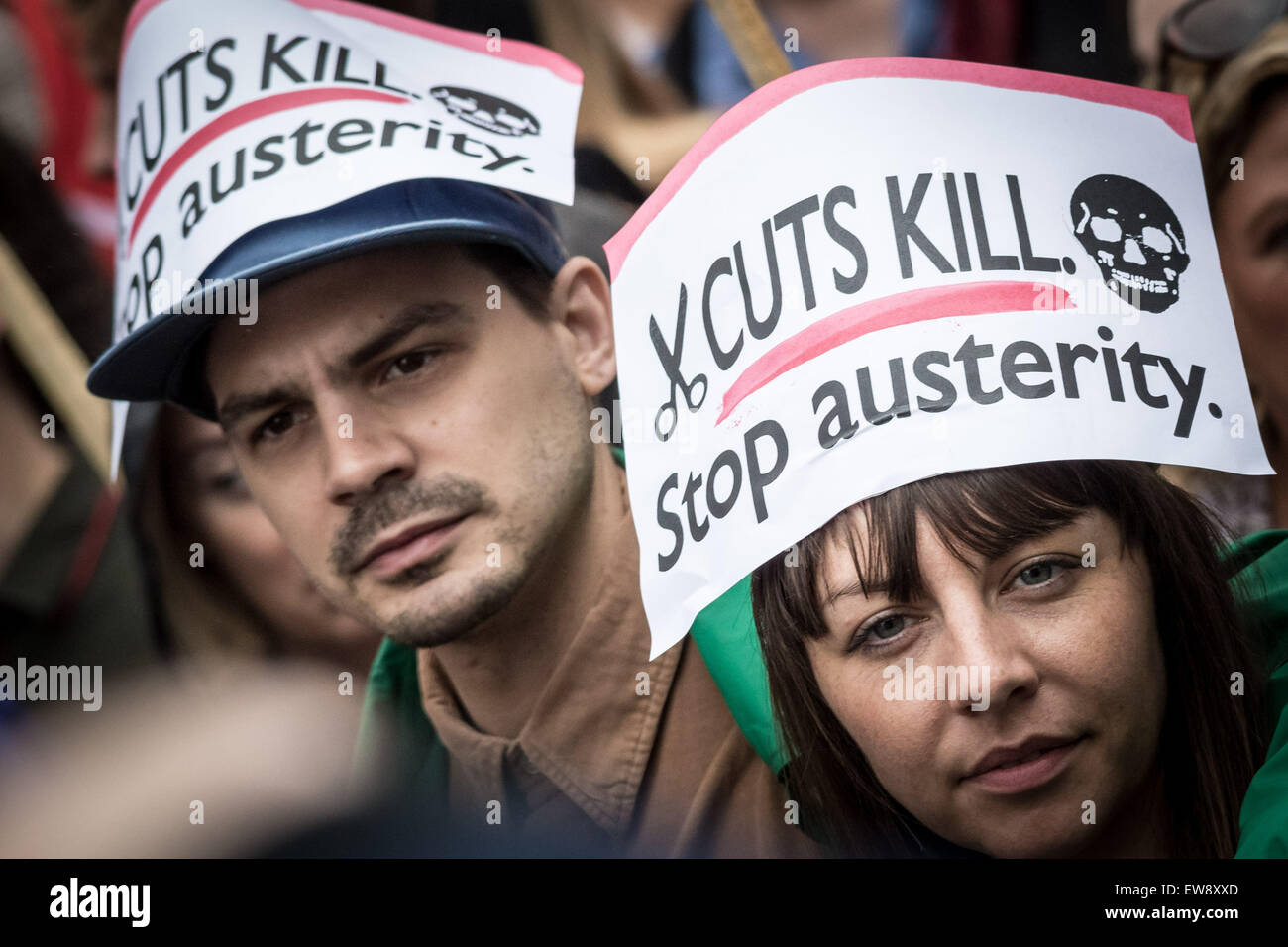 Londra, Regno Unito. Xx Giugno, 2015. 'Fine austerità ora' proteste di massa di credito di dimostrazione: Guy Corbishley/Alamy Live News Foto Stock