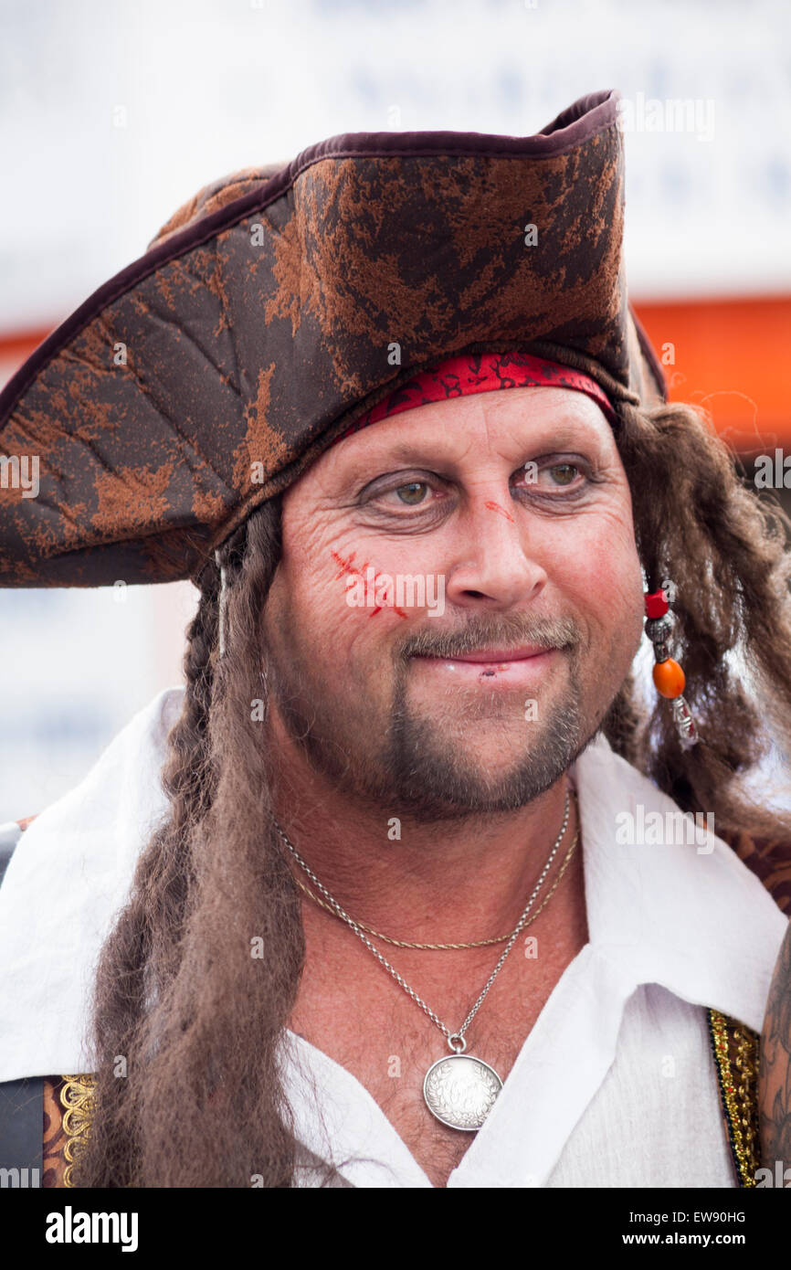 Uomo Vestito da pirata a.Harry Paye giorno, Poole nel giugno del credito: Carolyn Jenkins/Alamy Live News Foto Stock