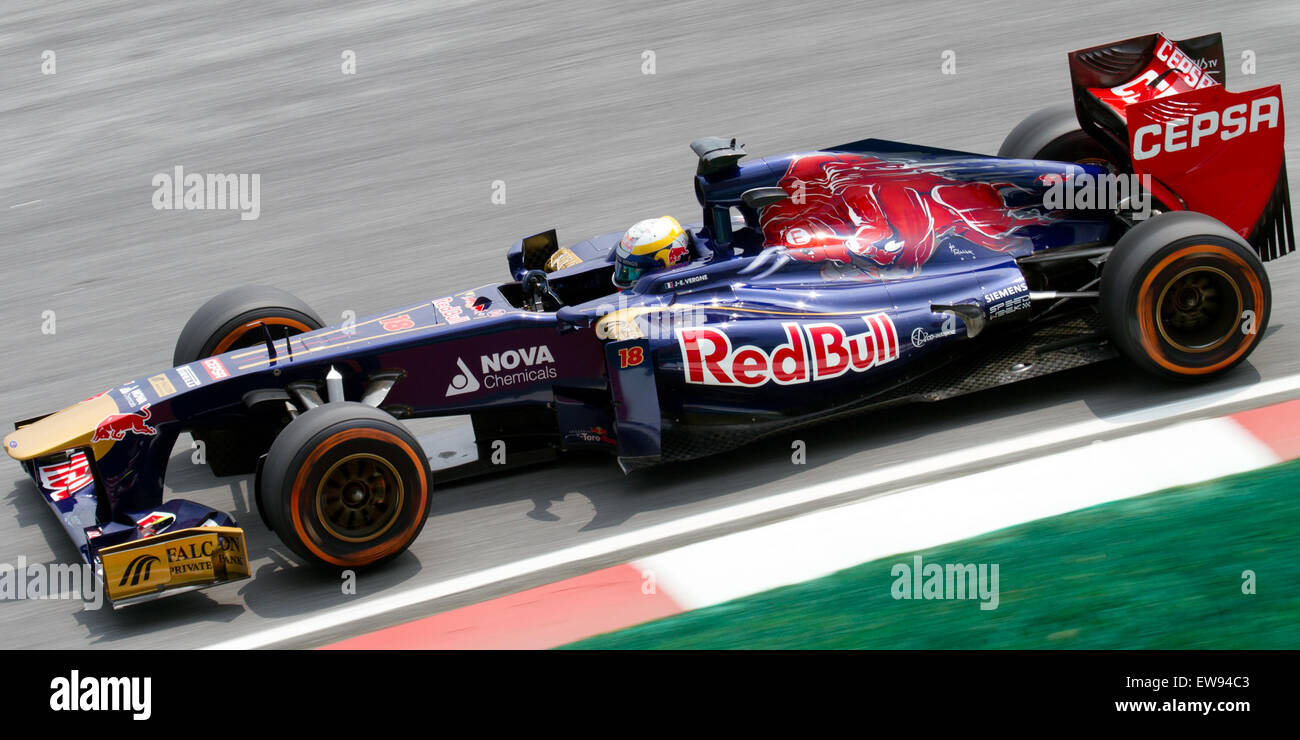 Jean-Éric Vergne durante la prima sessione di prove al Gran Premio della Malesia 2013, alla guida della Scuderia Toro Rosso. Foto Stock