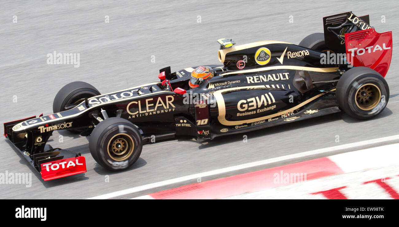 Romain Grosjean del Lotus F1 Team ha partecipato al Gran Premio della Malesia 2012, mostrando forti prestazioni durante la seconda sessione di prove libere (FP2). Il suo tempo segnò un notevole successo nell'evento agonistico. Foto Stock