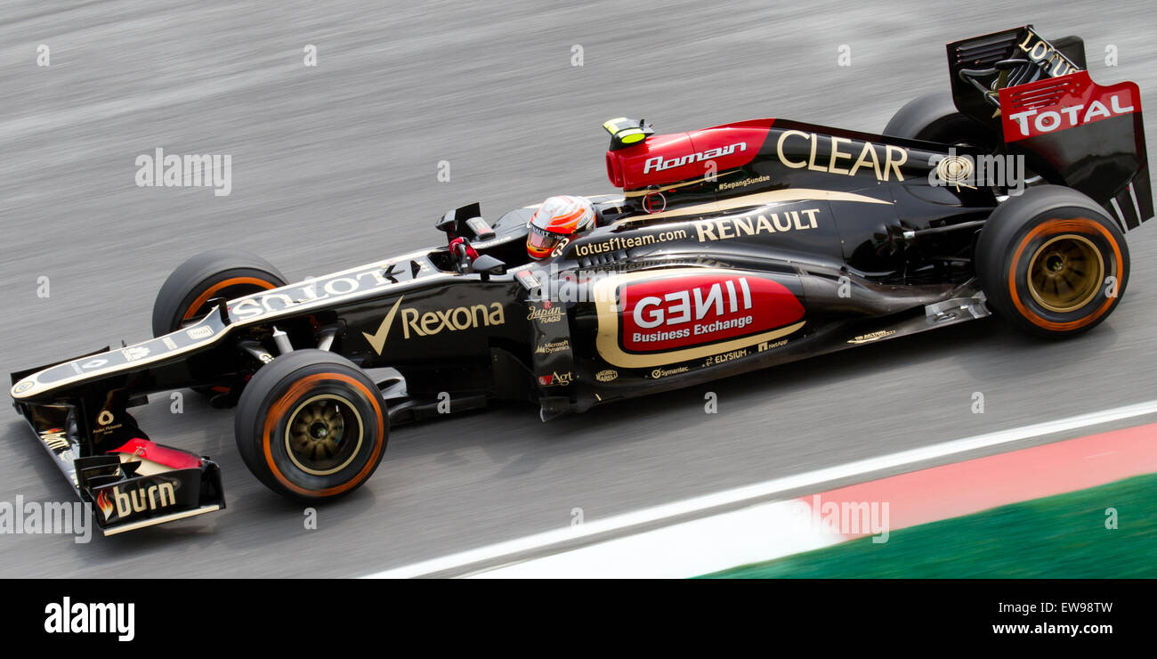 Romain Grosjean ha partecipato al Gran Premio della Malesia di Formula 1 2013, mettendo in mostra le sue abilità durante la prima sessione di prove libere, preparandosi per la prossima gara. Foto Stock