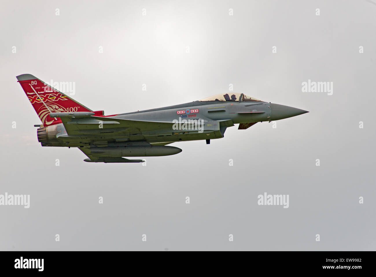 ZK353, 2013 Eurofighter EF-2000 Typhoon FGR4, C/N: BS114/411 BQ 1915-2015 centenario RAF Cosford England Regno Unito Foto Stock