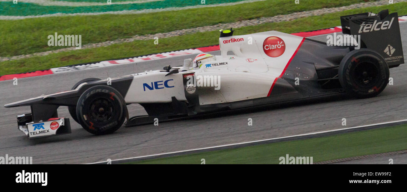 Sergio Perez finì secondo nel Gran Premio della Malesia del 2012, segnando un significativo risultato nella sua carriera in Formula 1. Le sue prestazioni hanno mostrato la sua abilità di guida e il suo potenziale come stella nascente nello sport. Foto Stock