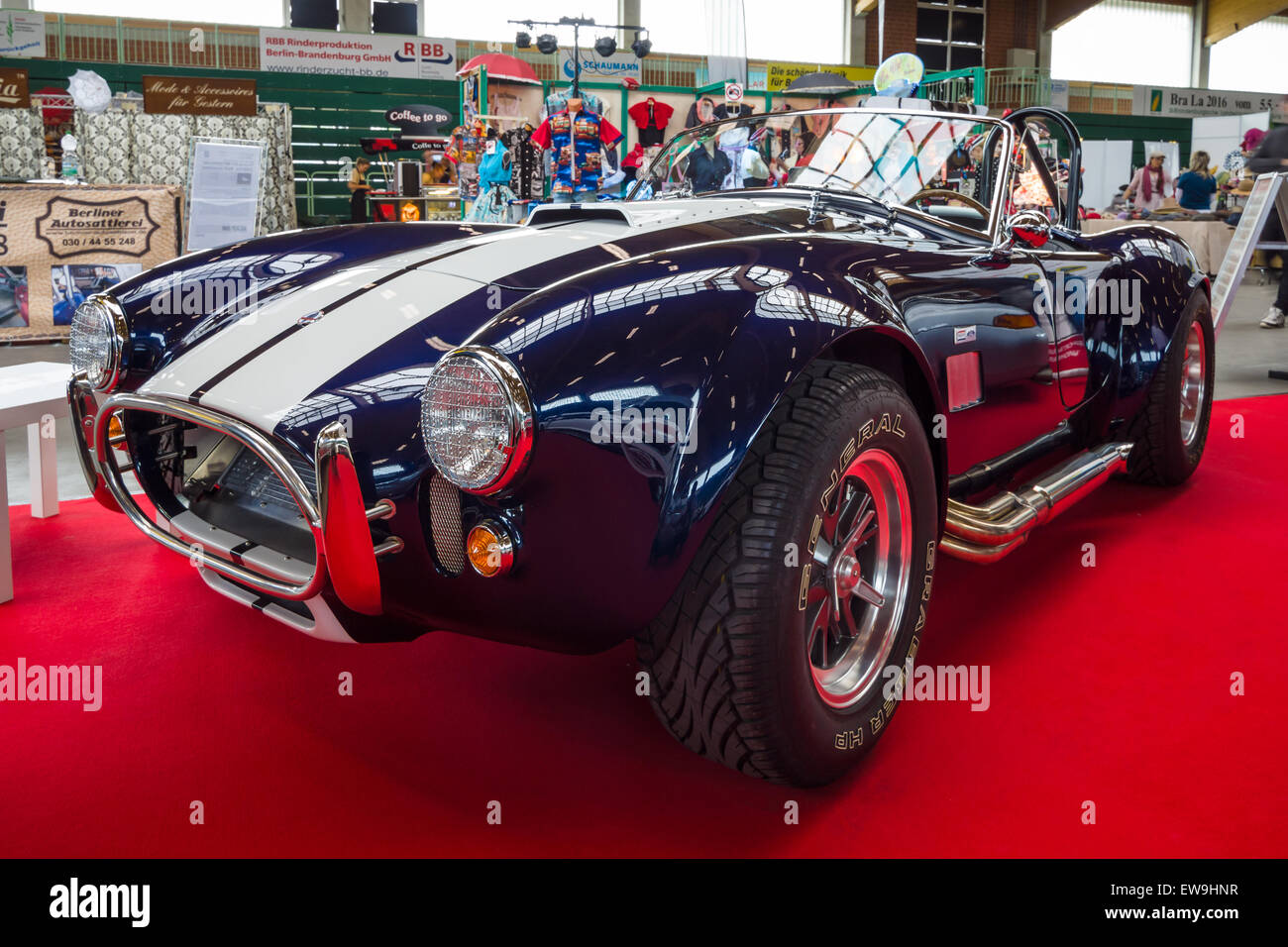 PAAREN IM GLIEN, Germania - 23 Maggio 2015: Vintage auto / Ford Shelby AC Cobra. Oldtimer mostrano in MAFZ. Foto Stock