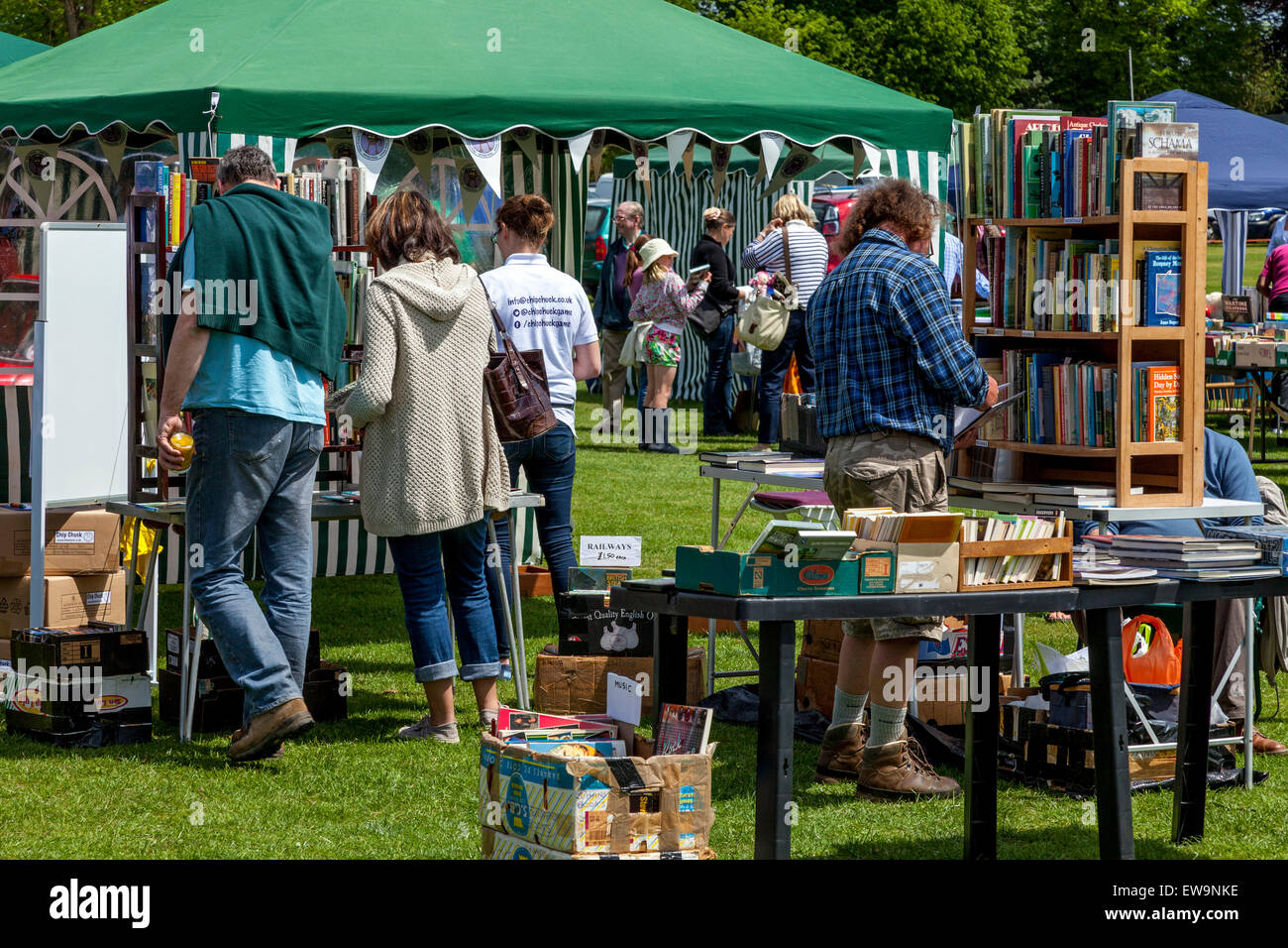 Edicola, Maresfield Village Fete, Maresfield, Sussex, Inghilterra Foto Stock
