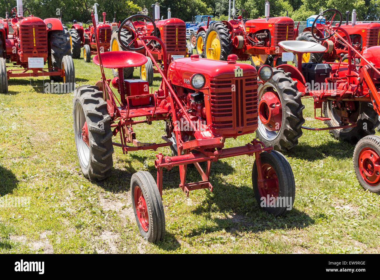 International Harvester Farmall Trattore a potenza antichi mostrano in Lindsay, Ontario Foto Stock