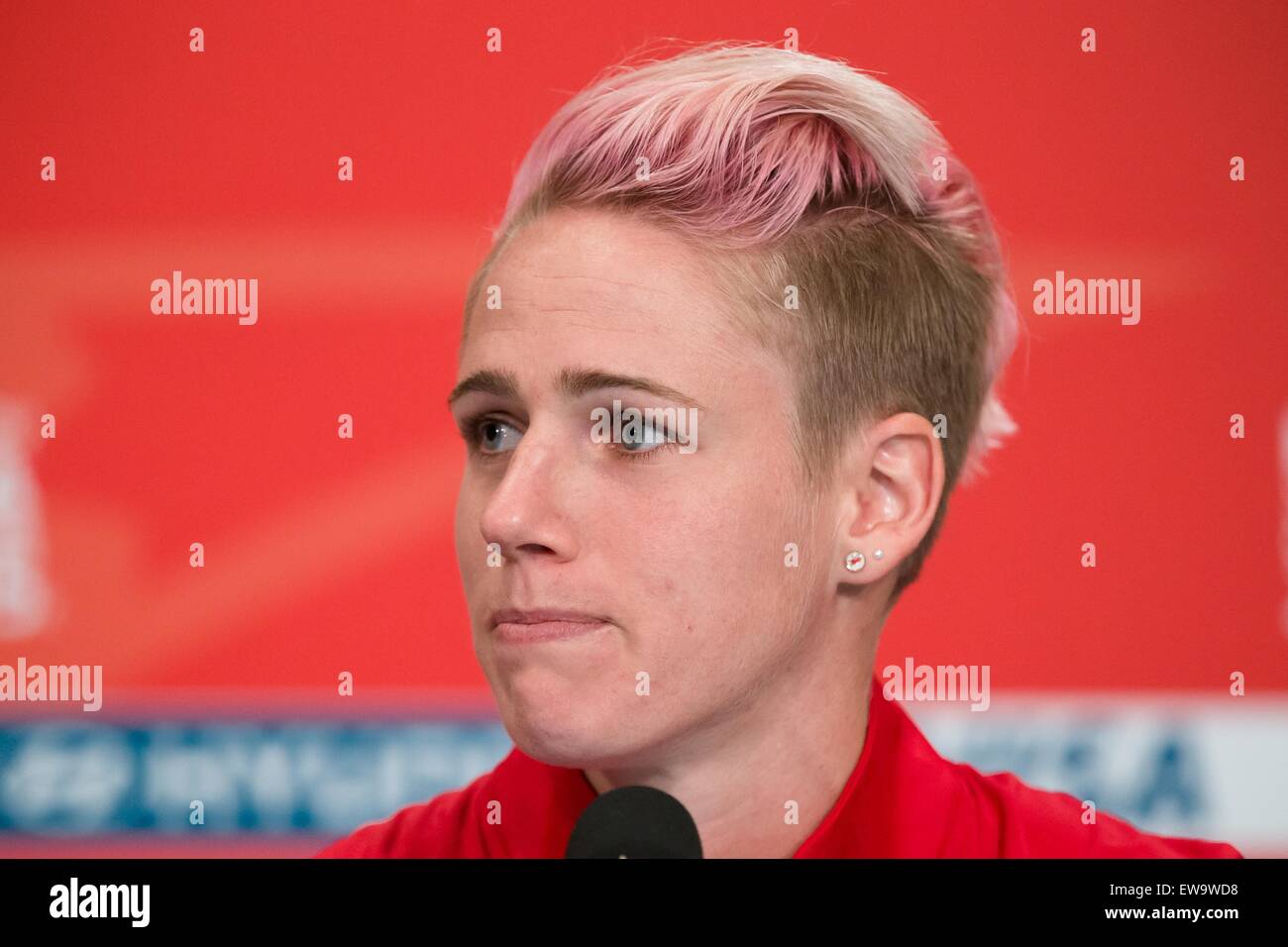Vancouver, Canada. Xx Giugno, 2015. Sophie SCHMIDT del Canada in una conferenza stampa prima di un giro di 16 match tra il Canada e la Svizzera alla FIFA Coppa del Mondo Donne Canada 2015 in BC Place Stadium il 21 giugno 2015 a Vancouver in Canada. Sydney bassa/Cal Sport Media. Credito: csm/Alamy Live News Foto Stock
