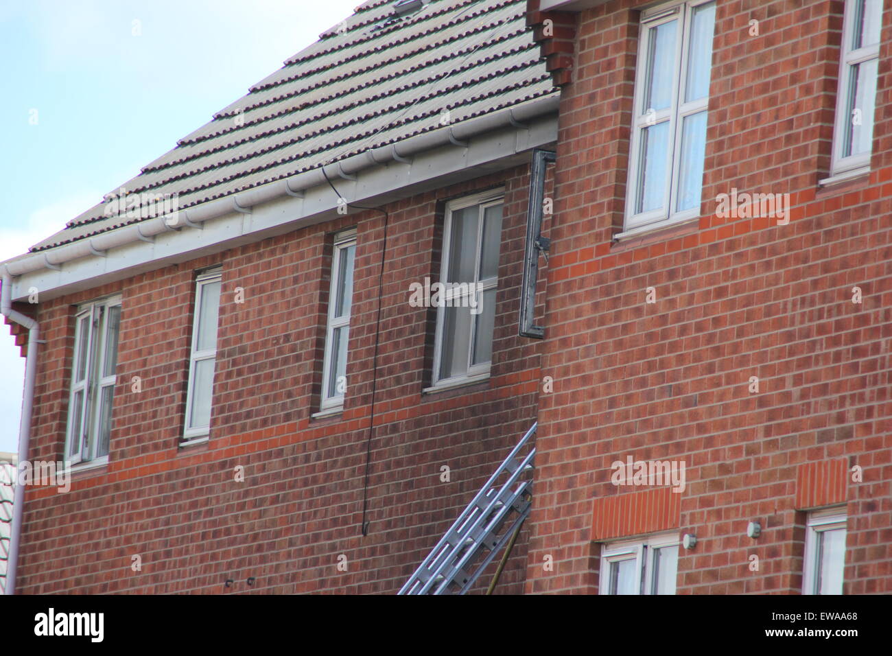 Langley mill, DERBYSHIRE REGNO UNITO. 21 giugno 2015.Le scale al piano superiore di incendio delle proprietà danneggiate. Tre persone sono morte in una casa di fuoco a Langley mulino. polizia erano chiamati a una casa in north street a 4.04am oggi (domenica, 21 giugno) a seguito di segnalazioni di incendio. Un uomo, donna e bambino di sesso femminile sono morti a seguito dell'incendio che gravemente danneggiato la casa e una macchina parcheggiata fuori. Credito: Deborah vernon/alamy live news Foto Stock