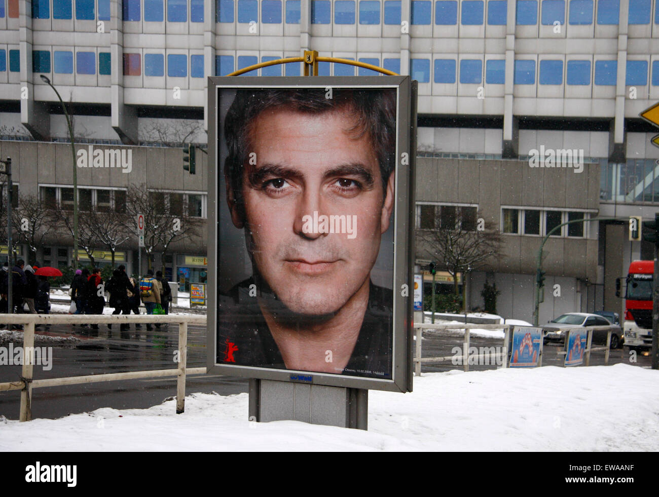 George Clooney - Schauspieler-Portraits im Schnee: Berlinale 2010 - Impressionen,12. Februar 2010, Berlino. Foto Stock