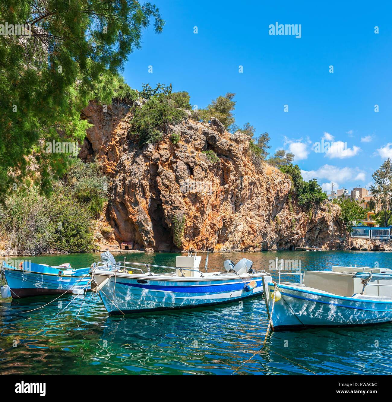 Barche sul Lago di Voulismeni. Agios Nikolaos, Creta, Grecia Foto Stock