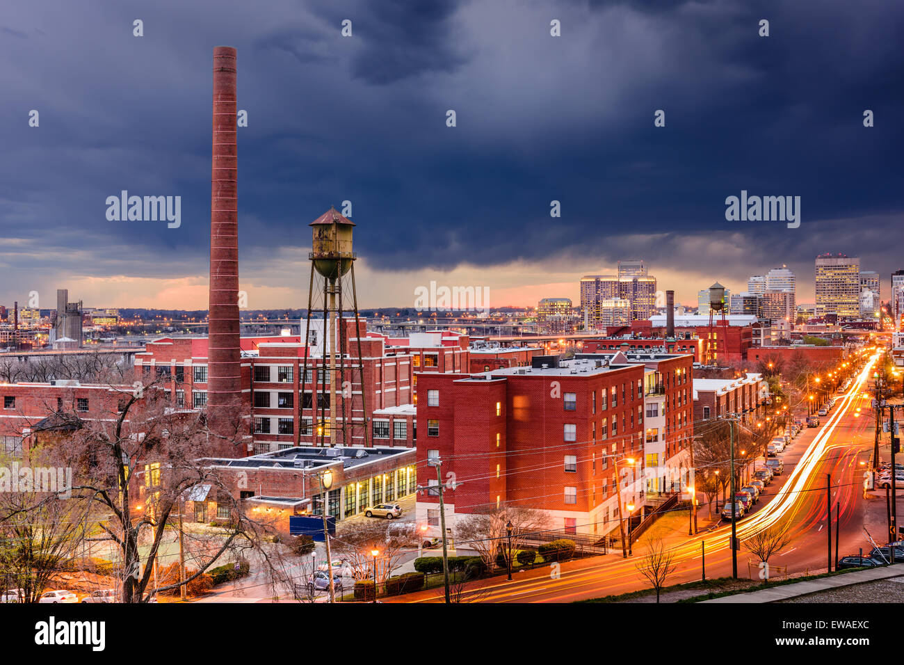 Richmond, Virginia, Stati Uniti d'America downtown cityscape su Main Street. Foto Stock