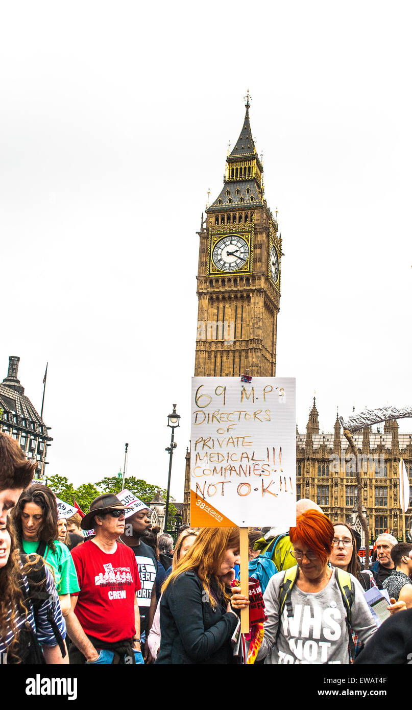 I dimostranti durante l'Anti austerità marzo a Londra 2015 Foto Stock