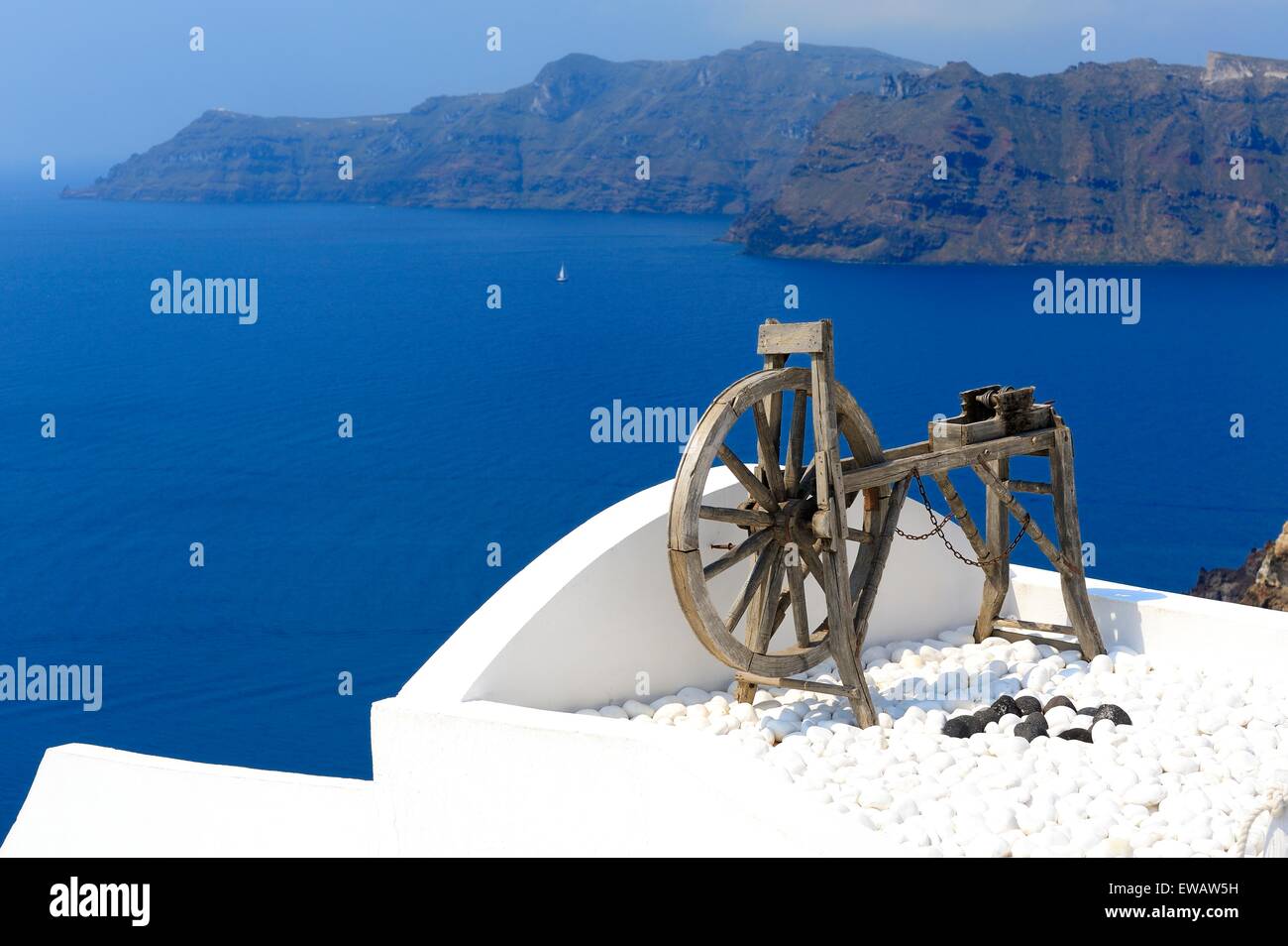 Una tradizionale ruota di filatura, Oia - Santorini, Grecia. Foto Stock