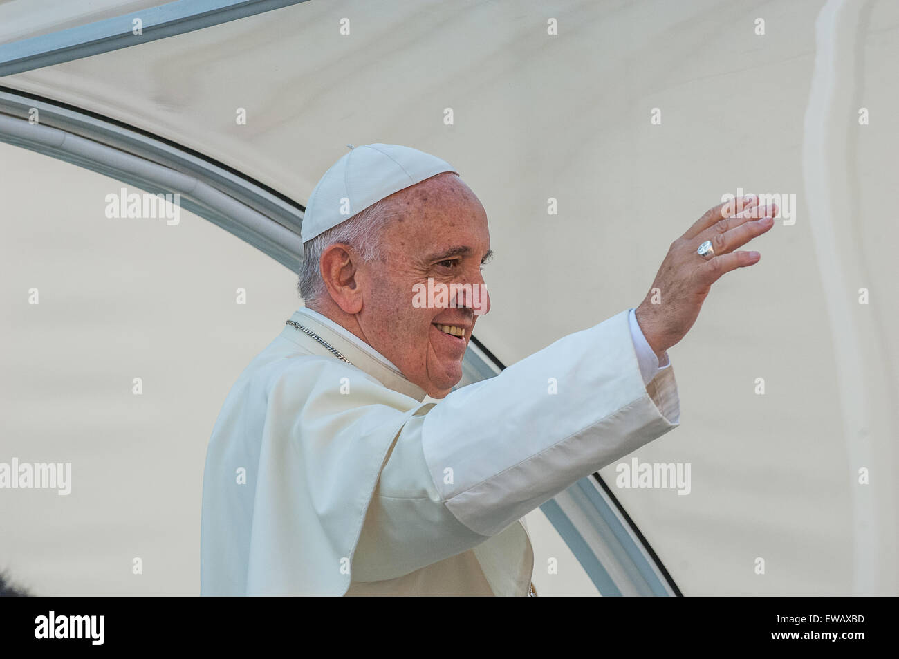 Torino, Italia. Il 21 giugno, 2015. Italia Piemonte Torino visita di Papa Francesco a Torino durante l Ostensione della Sindone 21 giugno 2015 Credit: Davvero Facile Star/Alamy Live News Foto Stock