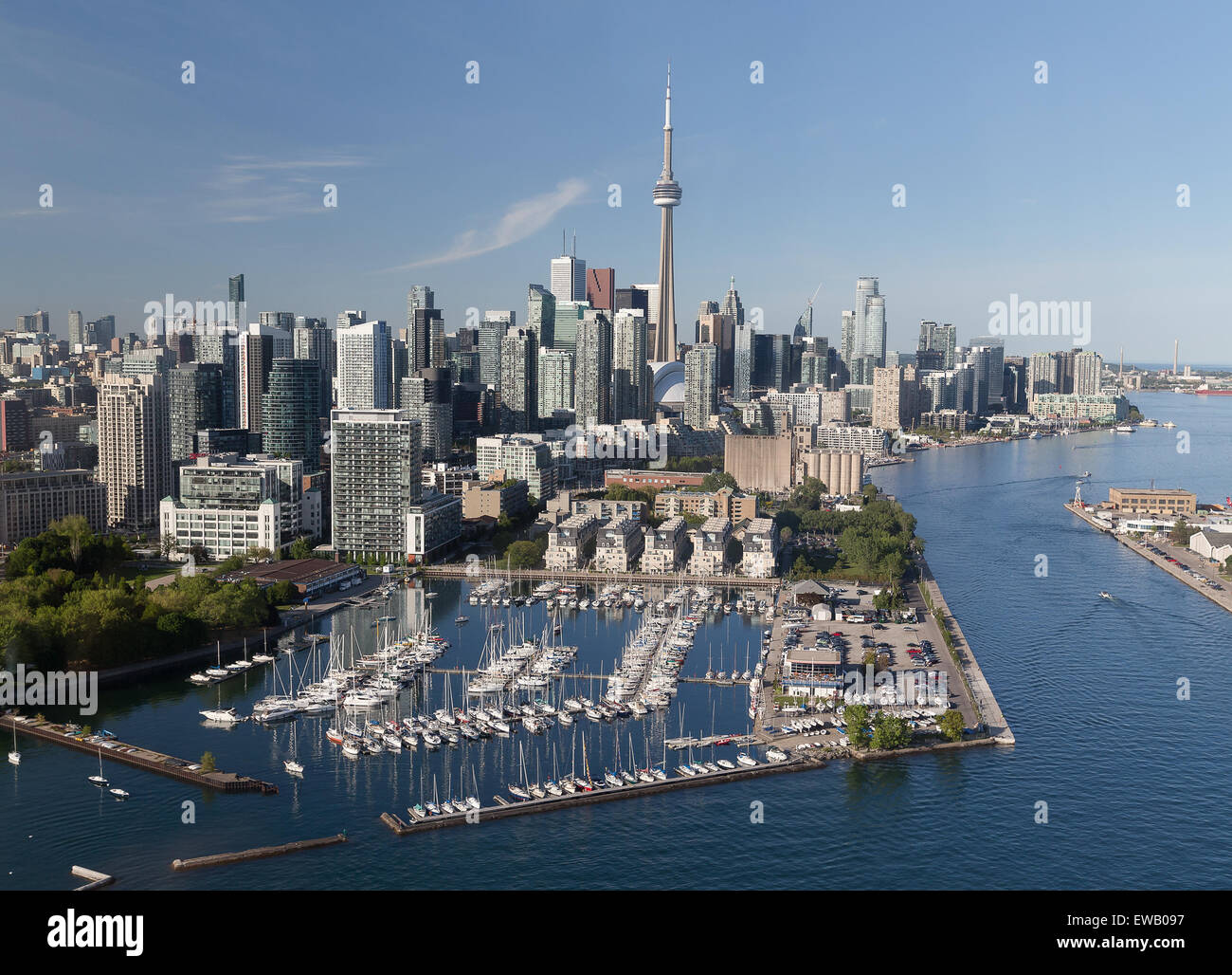 Una vista di edifici nel centro cittadino di Toronto visto dall'aria Foto Stock