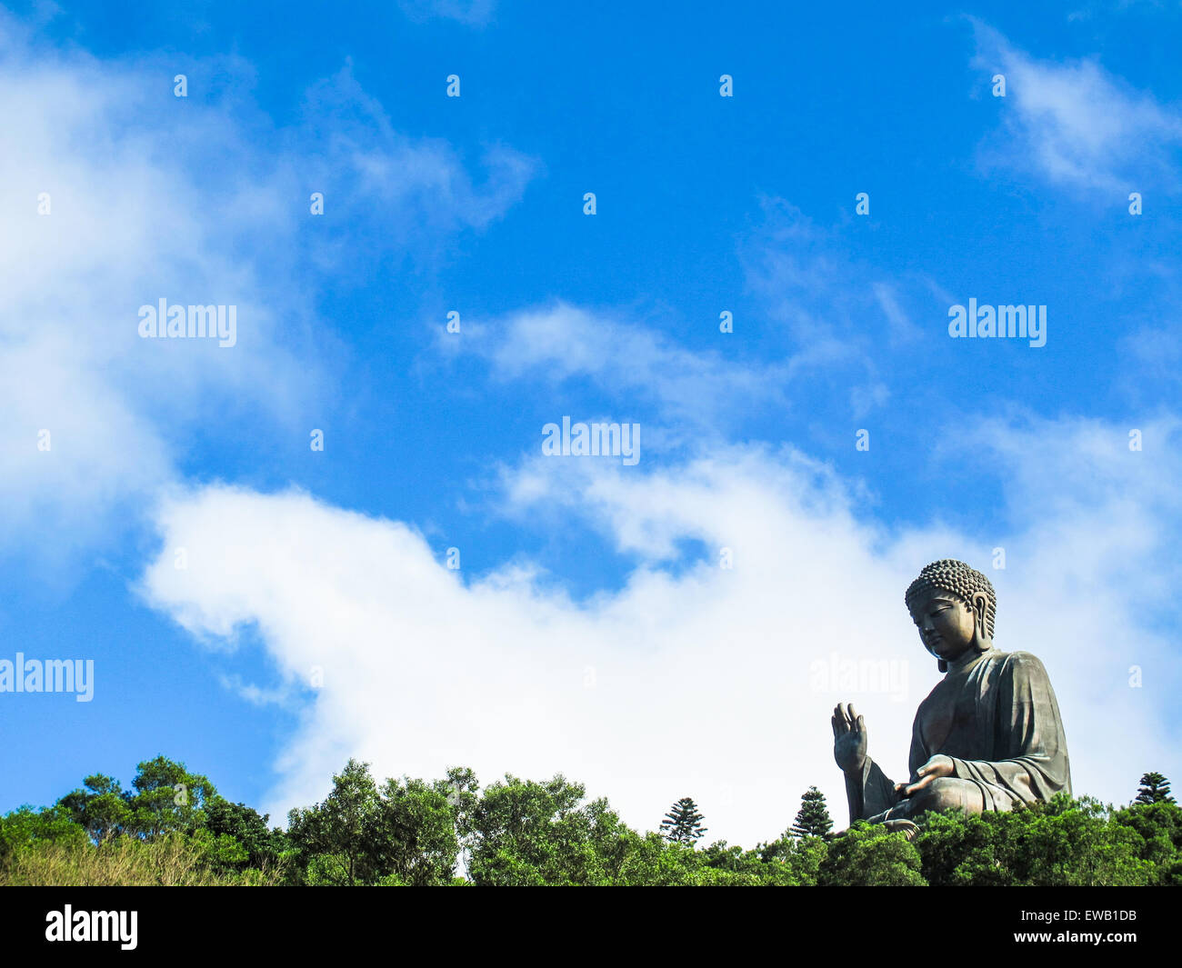 Gigantesca statua del Buddha e il Monastero Po Lin a Hong Kong, l'Isola di Lantau in Cina Foto Stock