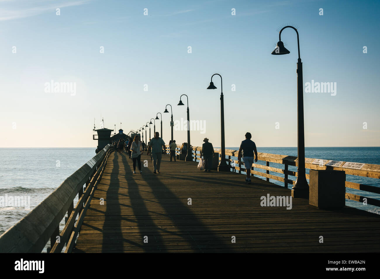 La pesca del molo, in Imperial Beach, California. Foto Stock