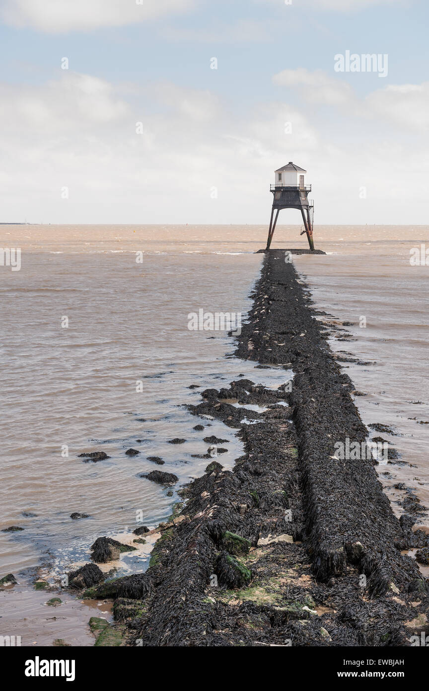 Ripristinate le luci principali della bassa Dovercourt faro un vecchio vittoriana di ghisa esempio di ingegneria non più utilizzati Foto Stock