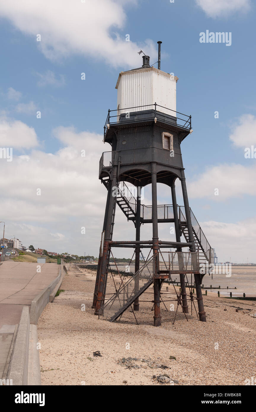 Ripristinato il leader di luci ad alta Dovercourt faro un vecchio vittoriana di ghisa esempio di ingegneria non più utilizzati Foto Stock