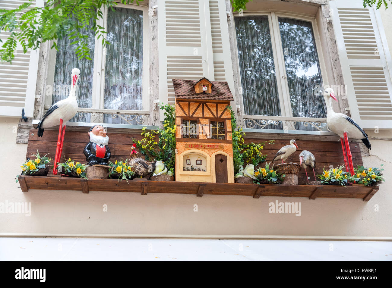 Originariamente la finestra decorata a Strasburgo. Francia Foto Stock