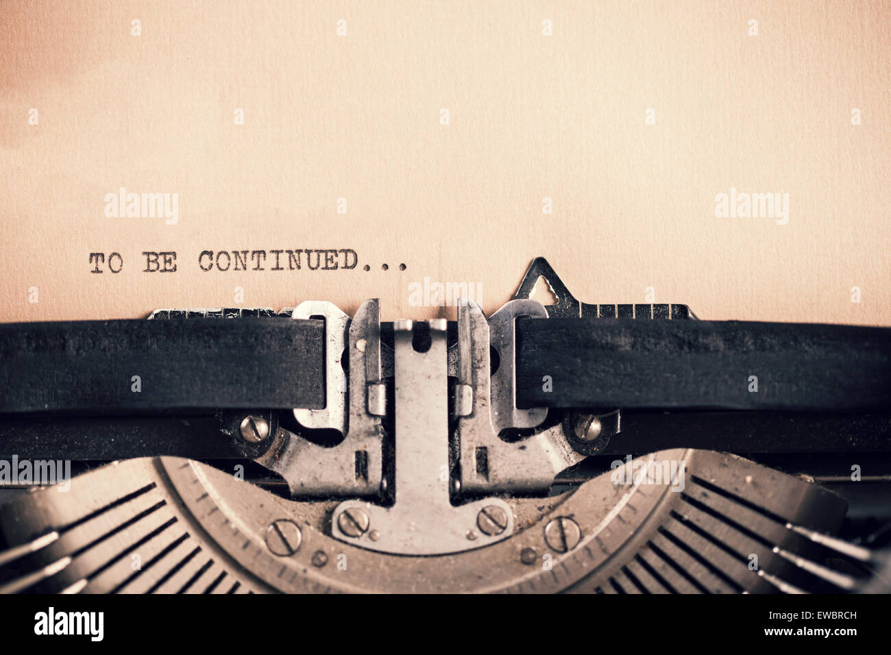Dettaglio della macchina da scrivere retrò con messaggio Foto Stock