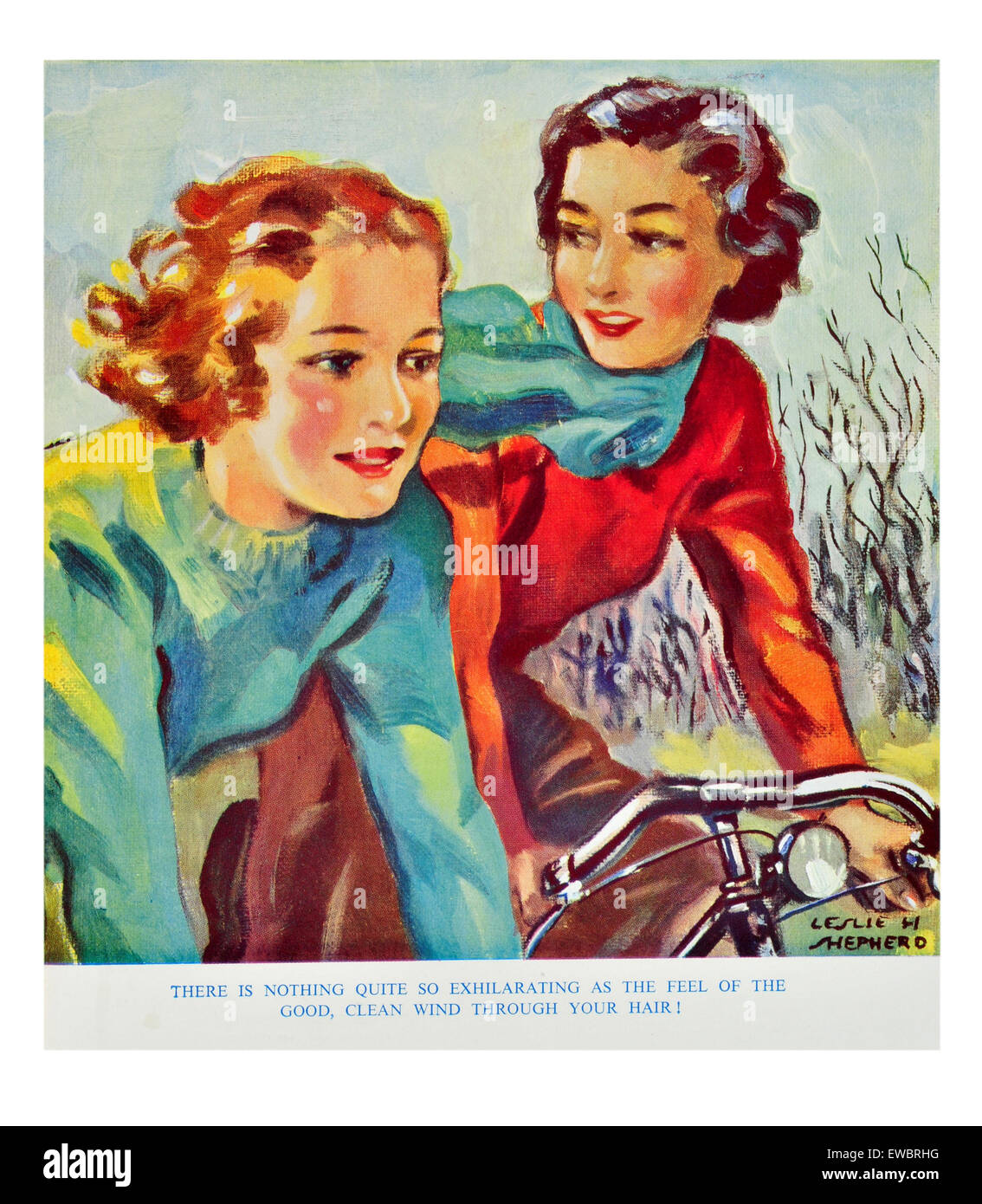 Due ragazze cavalcare le loro biciclette in autunno Foto Stock