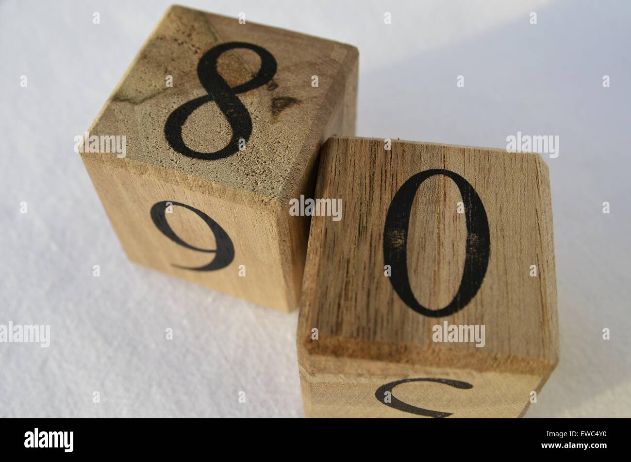 I numeri su cubi di legno Foto Stock
