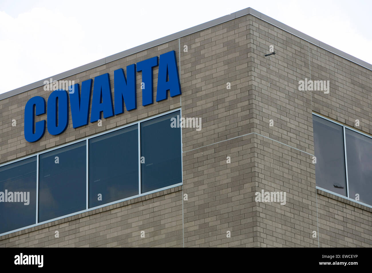 Un logo segno al di fuori della sede di Covanta in Morristown, New Jersey. Foto Stock