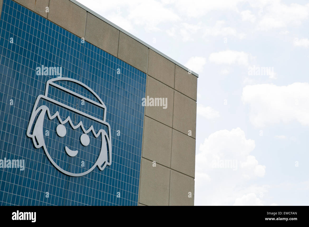 Un segno del logo al di fuori di una struttura occupata dalla toy maker Playmobil, Cranbury, New Jersey. Foto Stock