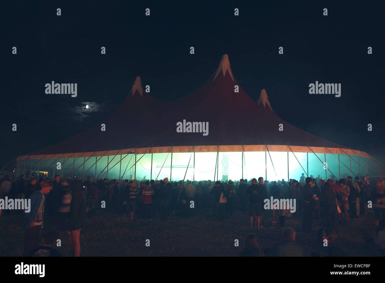 Tenda presso il festival di musica da fuori di notte Foto Stock