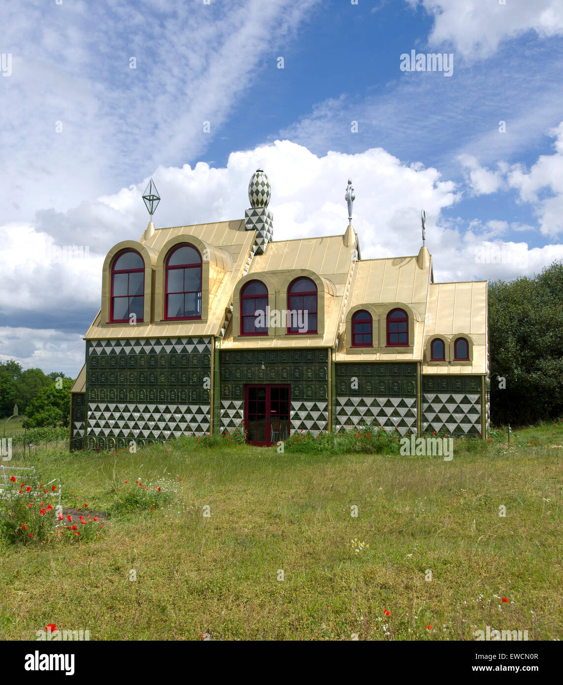 Cottage di vacanza fantasy in Wrabness che si affaccia sul fiume Stour progettato da Grayson Perry e FAT architettura. Uno degli 8 corretti Foto Stock