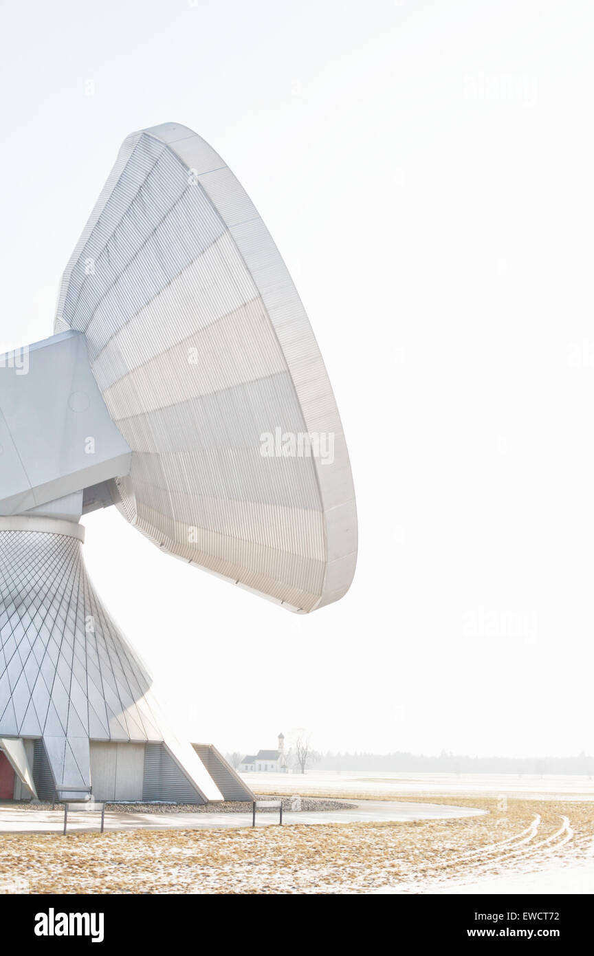 Massa stazione radio vicino Raisting, Baviera. Inverno pieno di sole girato con un po' di neve intorno a. Foto Stock