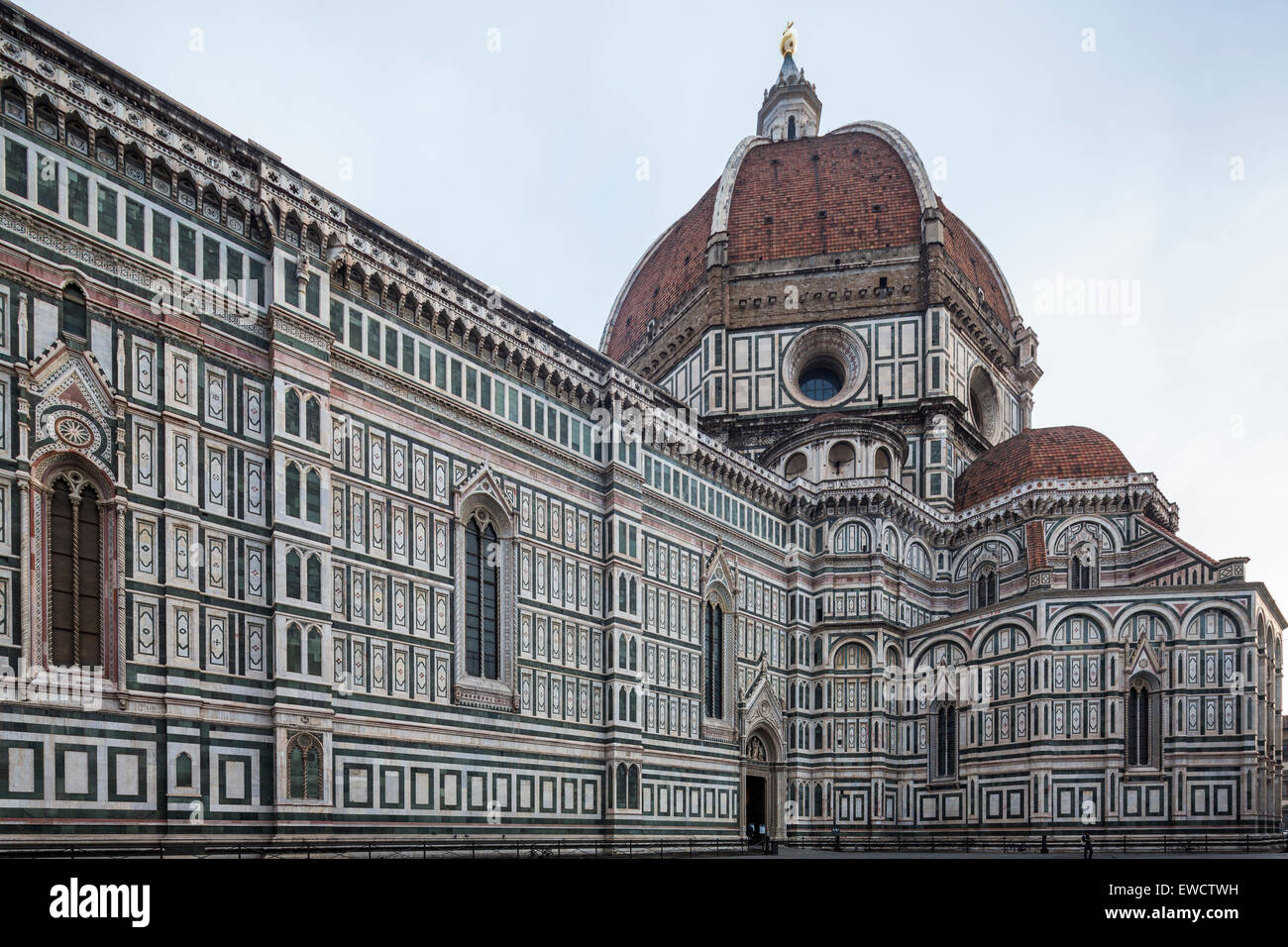 Marmo intarsiato facciata del Duomo di Firenze, Italia Foto Stock