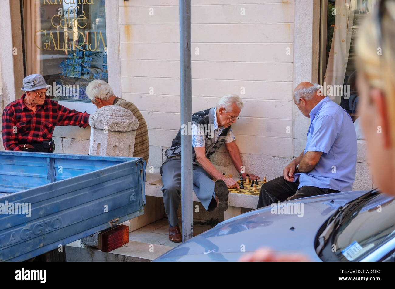 I giocatori di scacchi. Pirano. La Slovenia Foto Stock