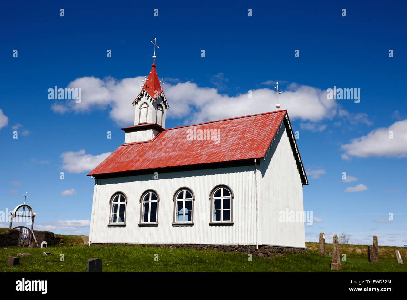 Tipico stile islandese chiesa a Hraungerði hraungerdi Islanda progettato da Eirikur Gislason e costruito nel 1902 Foto Stock