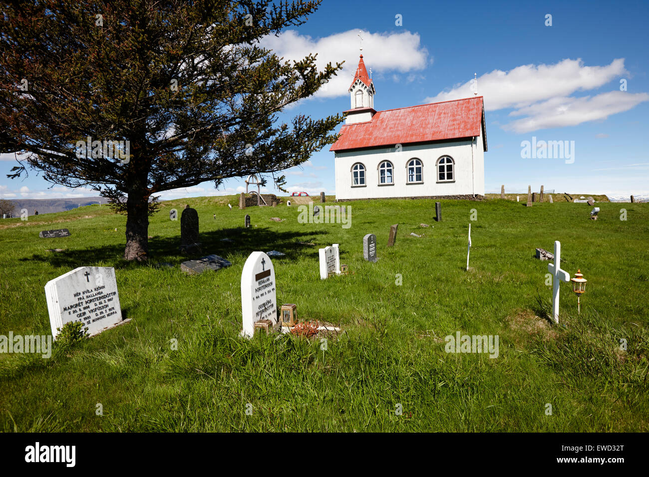 Tipico stile islandese chiesa e cimitero di Hraungerði hraungerdi Islanda Foto Stock
