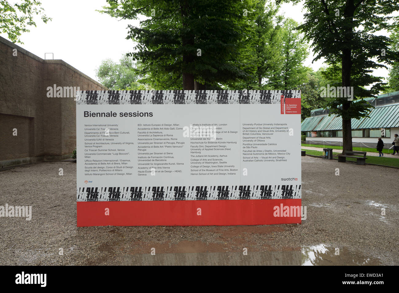 2015 Biennale di Venezia, tutto il mondo Futures. Segno di ingresso ai Giardini di incontro. Foto Stock