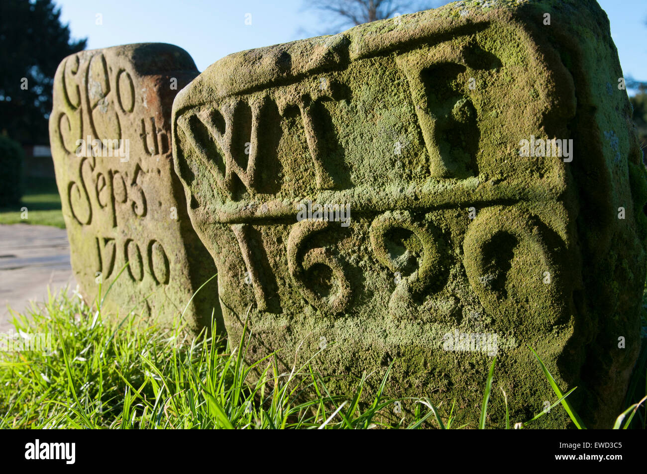 Grave pietre in motivi di Southwell Minster nel Nottinghamshire, England Regno Unito Foto Stock