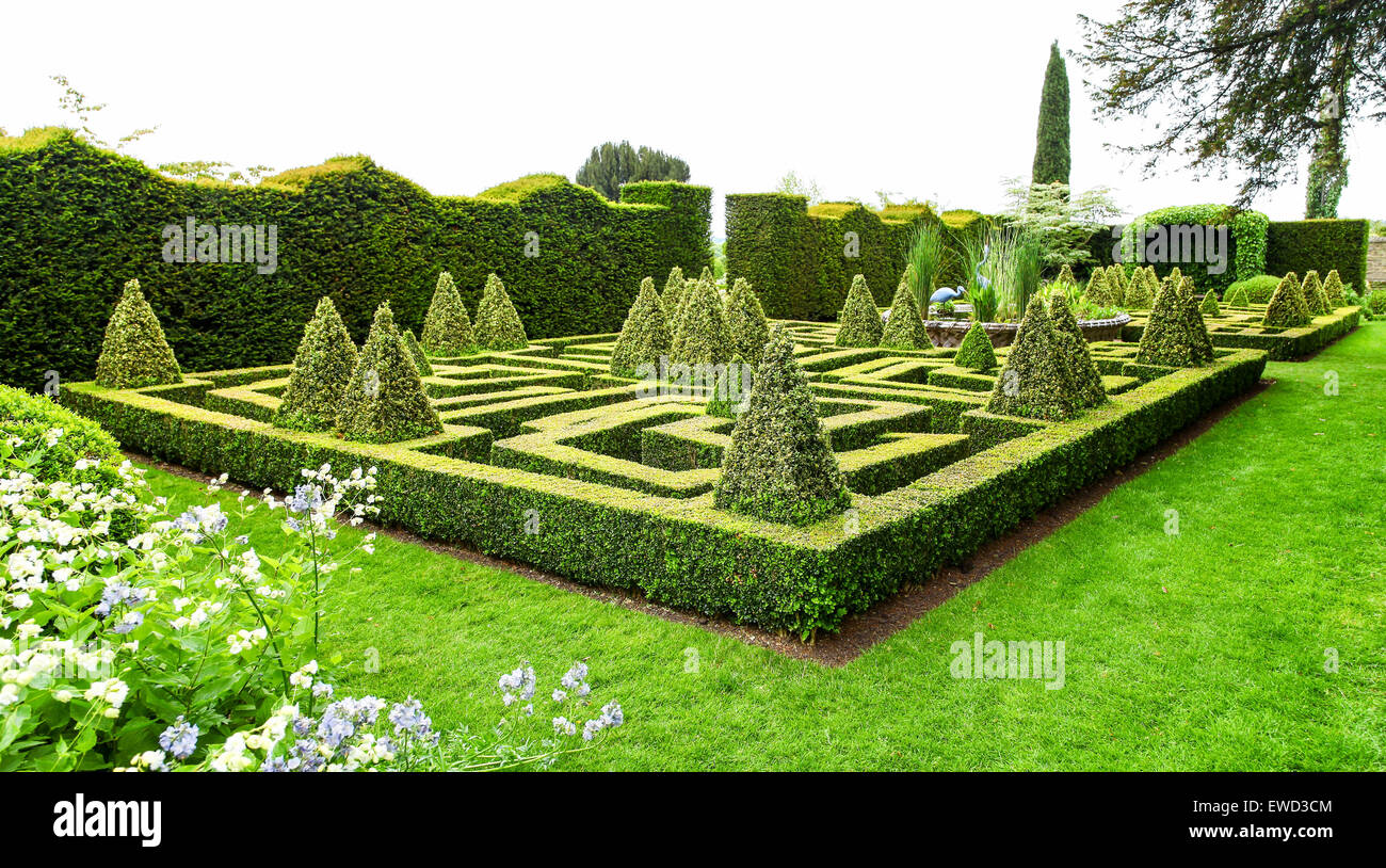 I giardini di Bourton House Bourton sulla collina Glousestershire England Regno Unito Foto Stock