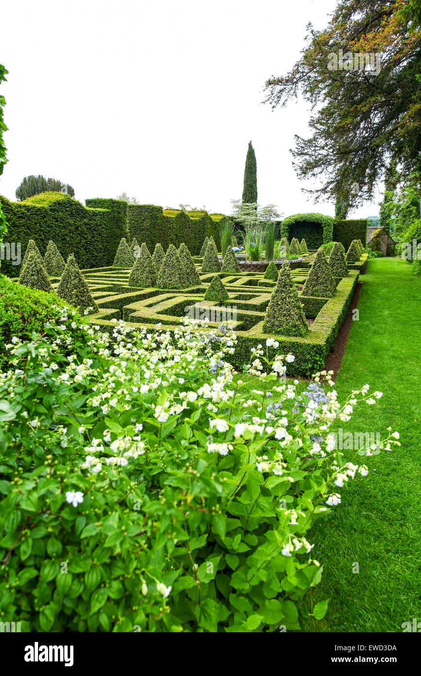 I giardini di Bourton House Bourton sulla collina Glousestershire England Regno Unito Foto Stock