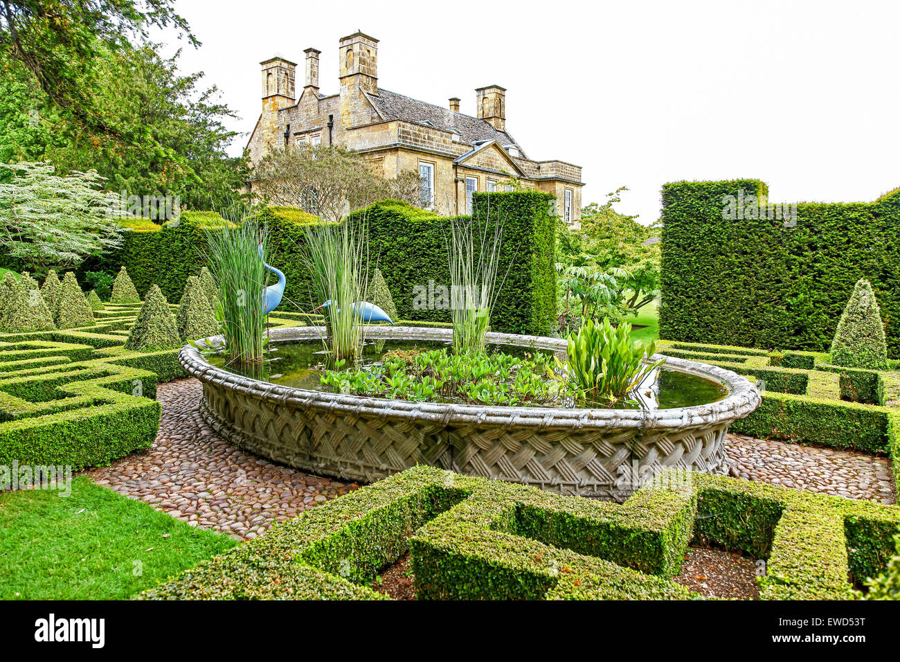 I giardini di Bourton House Bourton sulla collina Glousestershire England Regno Unito Foto Stock