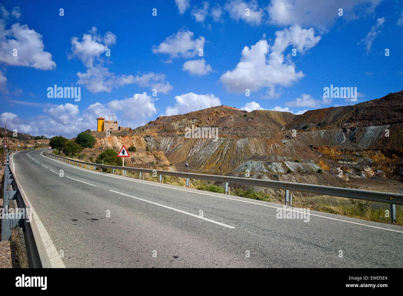 Miniera abbandonata il funzionamento su strada a La Union, Spagna Foto Stock
