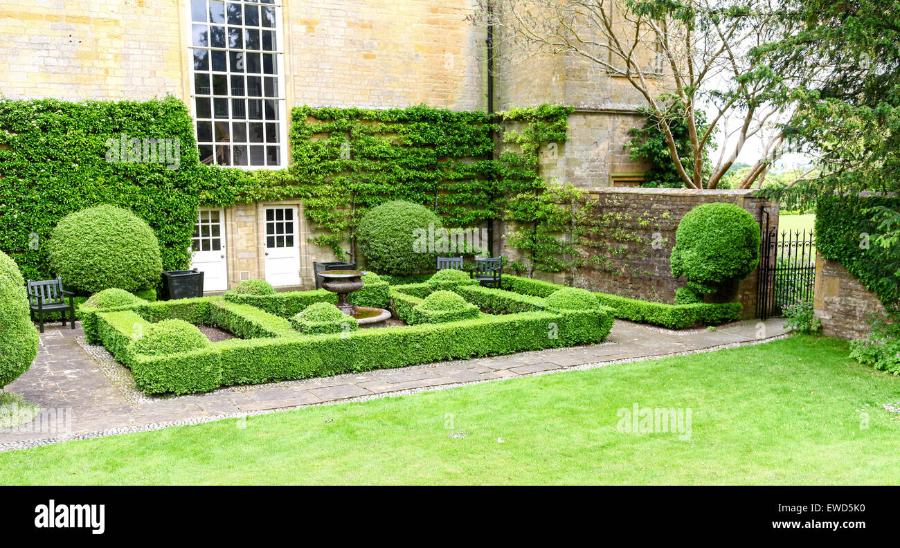 I giardini di Bourton House Bourton sulla collina Glousestershire England Regno Unito Foto Stock