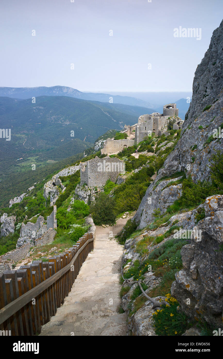 Peyrepertuse castello cataro, Pirenei francesi Foto Stock