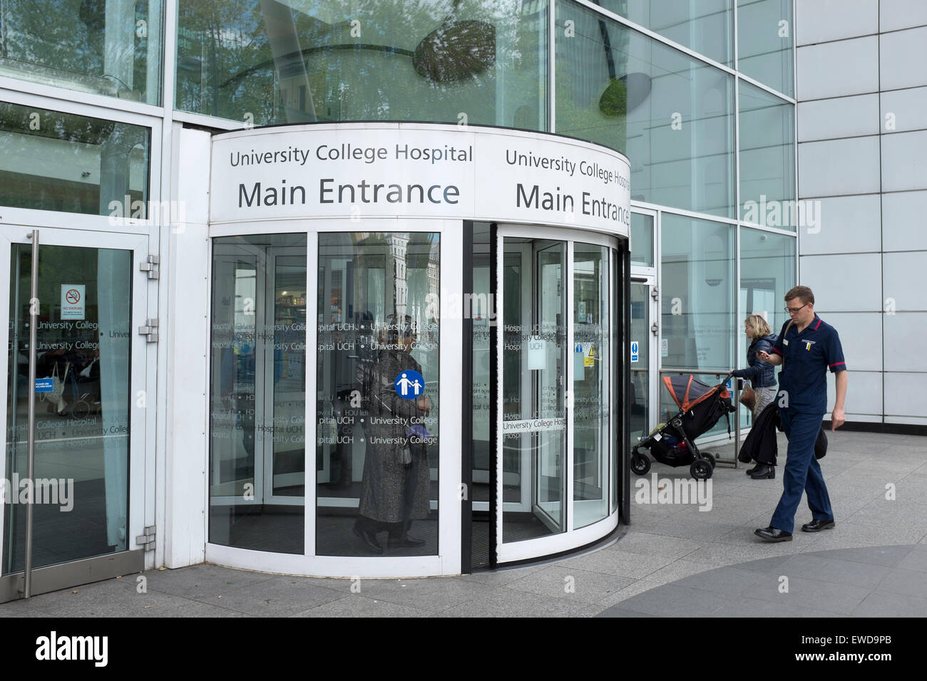 Ingresso principale al University College Hospital di Londra Foto Stock