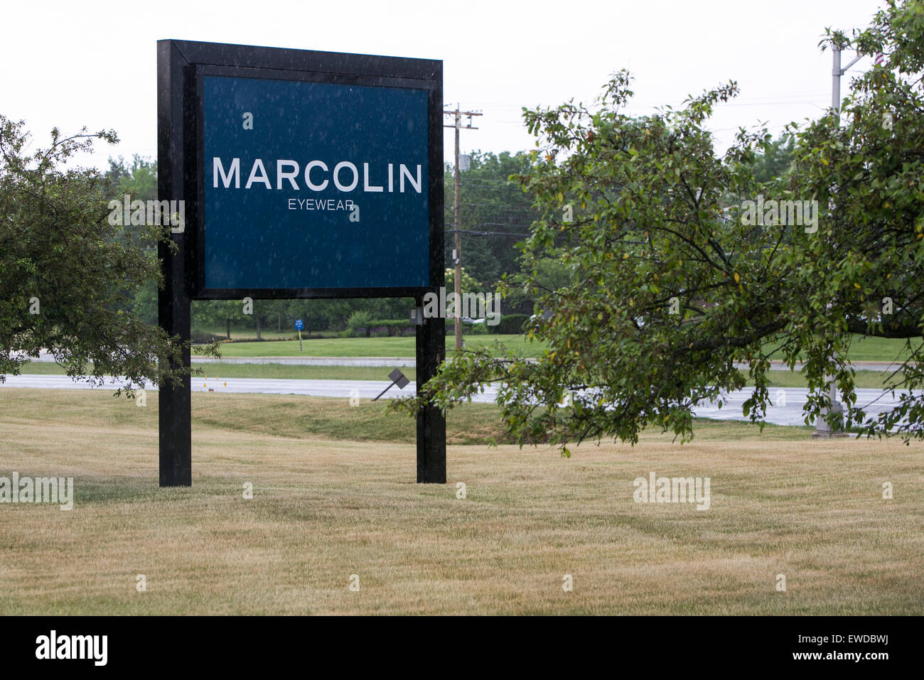 Un segno del logo al di fuori di una struttura occupata da Marcolin Eyewear a Somerville, New Jersey. Foto Stock