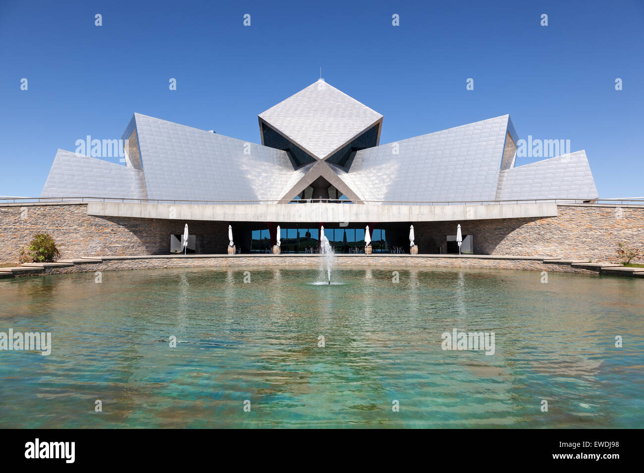 Ufficio futuristico edificio della Sommos Bodega cantina in Huesca, Spagna Foto Stock