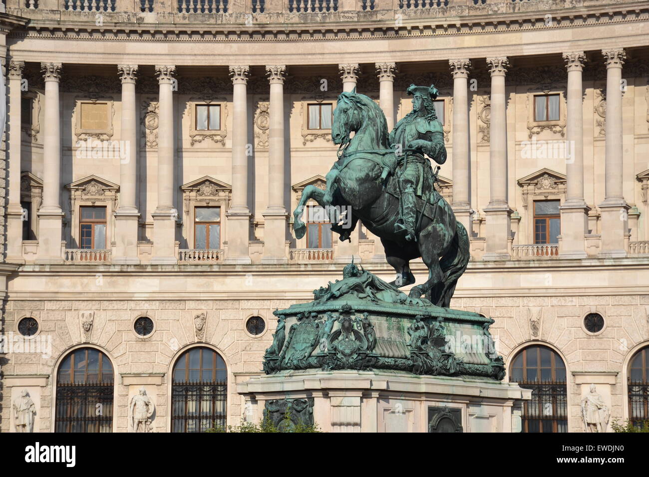 Statua del Principe Eugenio nella parte anteriore del Palazzo di Hofburg a Vienna, in Austria Foto Stock