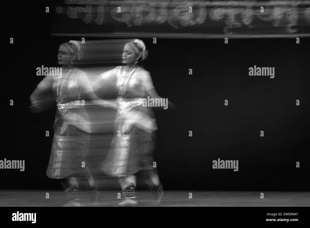Un tradizionale indiano ballerina classica di Pune Foto Stock